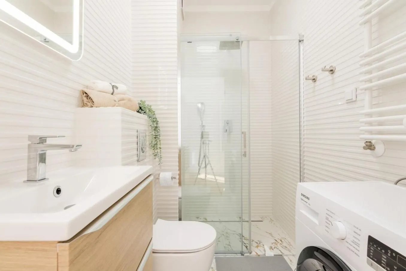 Wiktoryn 21 Citysphere Premium Suite 2 Warsaw 0*,  Poland