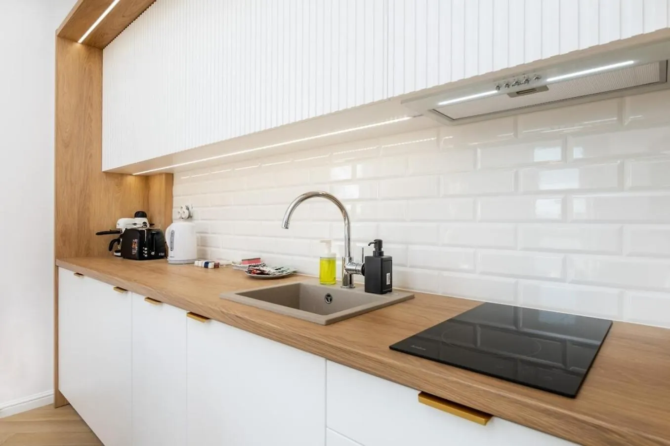 Wiktoryn 21 Citysphere Premium Suite 2 Warsaw Poland