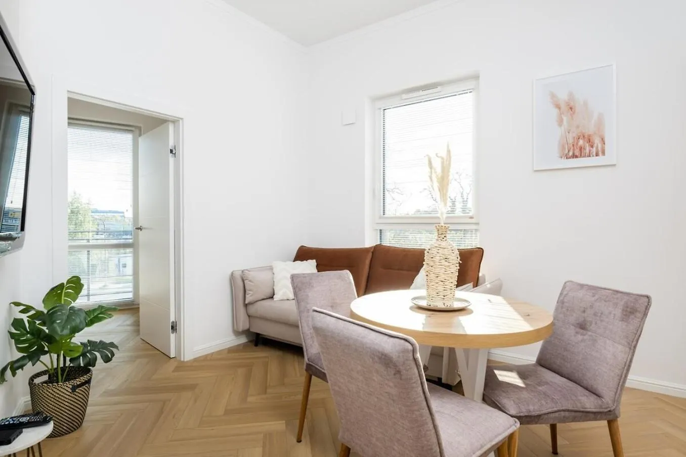 Wiktoryn 21 Citysphere Premium Suite 2 Warsaw Poland